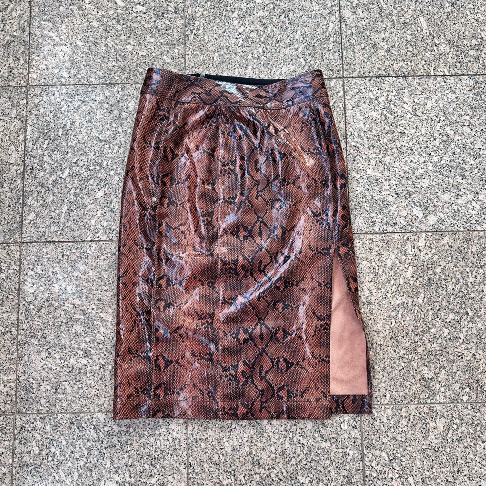 Beautiful snake print skirt